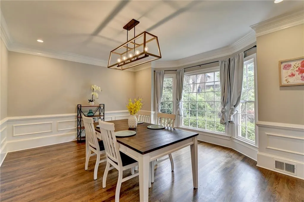 235 Grosvenor Place, Sandy Springs, Georgia 30328, 3 Bedrooms Bedrooms, ,3 BathroomsBathrooms,Residential,Sold,235 Grosvenor Place,7241860