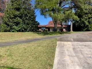 6105 Glenridge Drive, Sandy Springs, Georgia 30328, 3 Bedrooms Bedrooms, ,3 BathroomsBathrooms,Residential,Sold,6105 Glenridge Drive,6098535