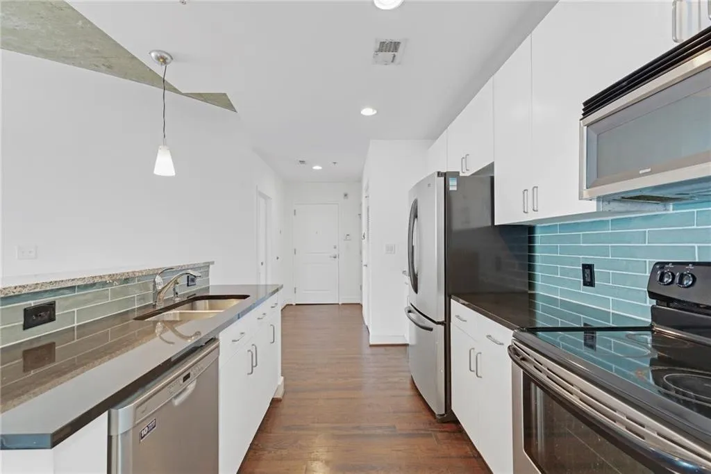 44 Peachtree Place Ne Unit 1924, Atlanta, Georgia 30309, 2 Bedrooms Bedrooms, ,2 BathroomsBathrooms,Residential,For Sale,44 Peachtree Place Ne Unit 1924,7623570