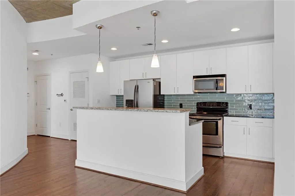 44 Peachtree Place Ne Unit 1924, Atlanta, Georgia 30309, 2 Bedrooms Bedrooms, ,2 BathroomsBathrooms,Residential,For Sale,44 Peachtree Place Ne Unit 1924,7623570