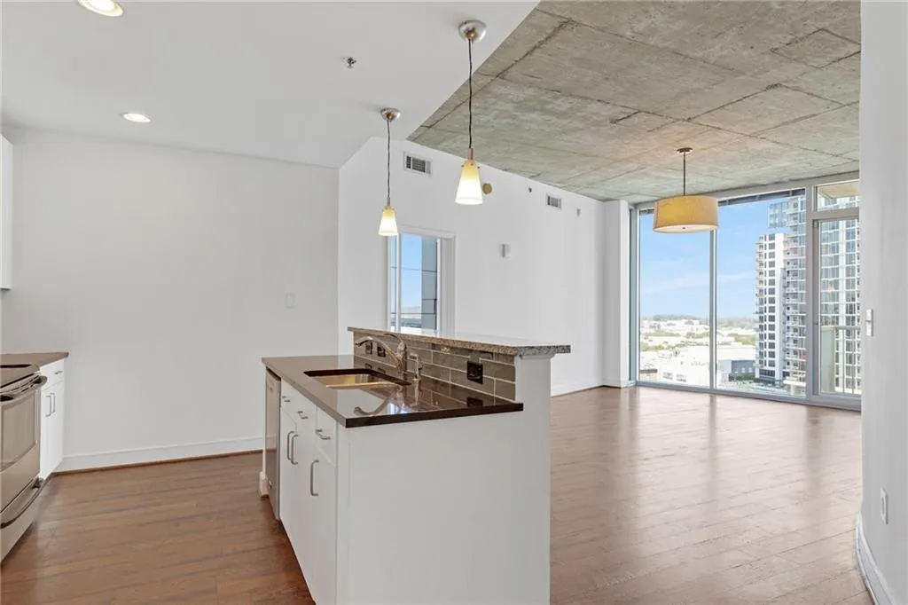 44 Peachtree Place Ne Unit 1924, Atlanta, Georgia 30309, 2 Bedrooms Bedrooms, ,2 BathroomsBathrooms,Residential,For Sale,44 Peachtree Place Ne Unit 1924,7623570