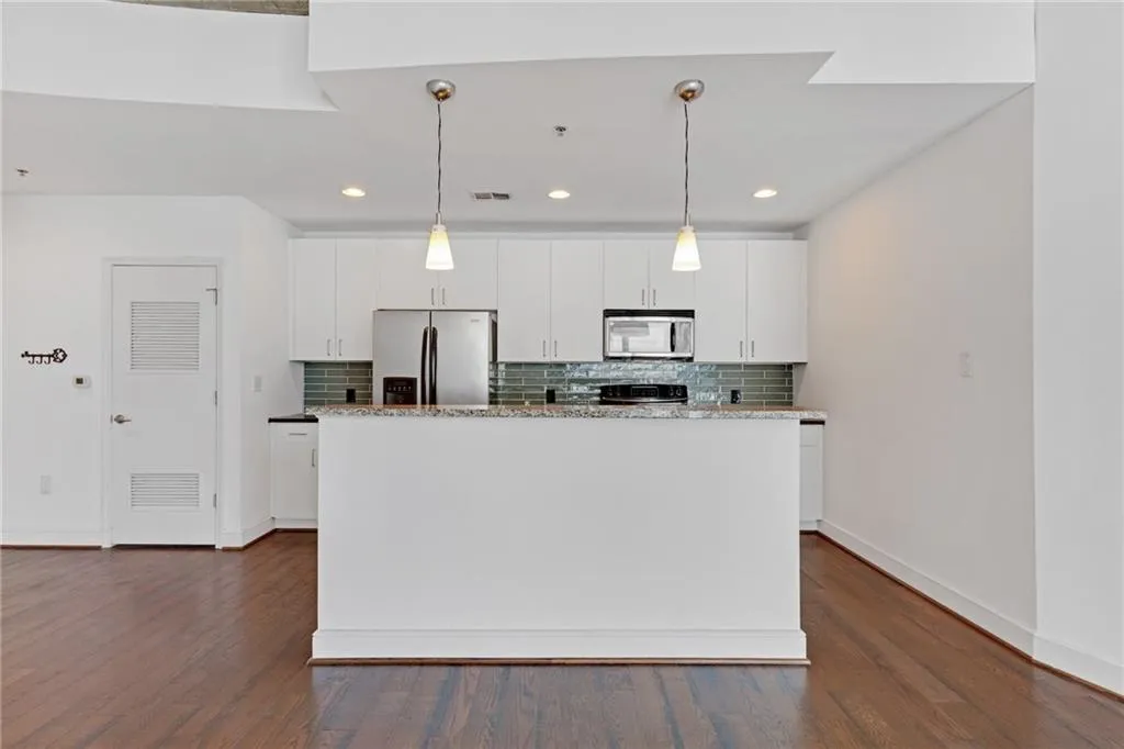 44 Peachtree Place Ne Unit 1924, Atlanta, Georgia 30309, 2 Bedrooms Bedrooms, ,2 BathroomsBathrooms,Residential,For Sale,44 Peachtree Place Ne Unit 1924,7623570