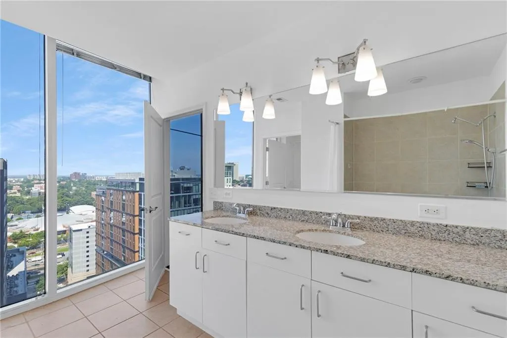 44 Peachtree Place Ne Unit 1924, Atlanta, Georgia 30309, 2 Bedrooms Bedrooms, ,2 BathroomsBathrooms,Residential,For Sale,44 Peachtree Place Ne Unit 1924,7623570