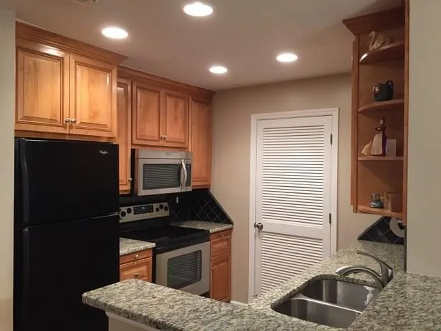 425 Granville Court Ne, Sandy Springs, Georgia 30328, 1 Bedroom Bedrooms, ,1 BathroomBathrooms,Residential,Sold,425 Granville Court Ne,5942159