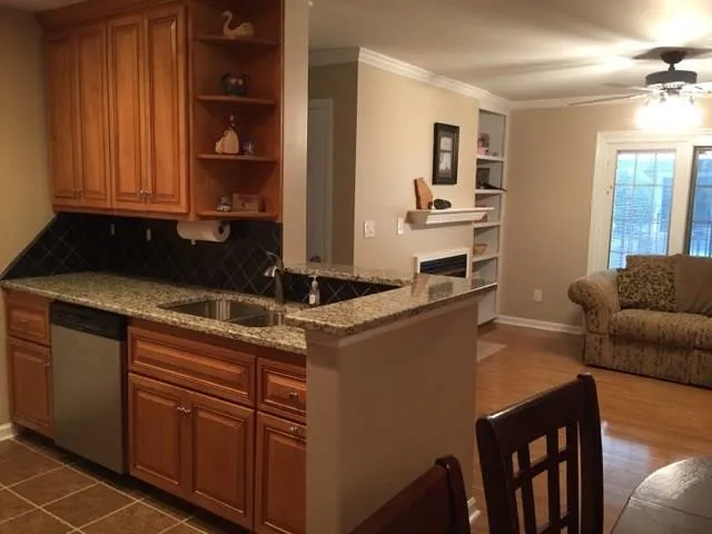 425 Granville Court Ne, Sandy Springs, Georgia 30328, 1 Bedroom Bedrooms, ,1 BathroomBathrooms,Residential,Sold,425 Granville Court Ne,5942159