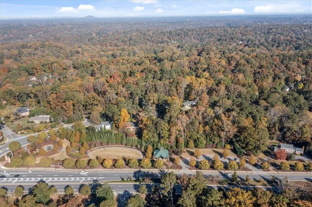 170 Johnson Ferry Road Nw, Sandy Springs, Georgia 30328, 3 Bedrooms Bedrooms, ,3 BathroomsBathrooms,Residential,Sold,170 Johnson Ferry Road Nw,6944405