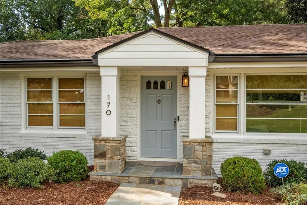 170 Johnson Ferry Road Nw, Sandy Springs, Georgia 30328, 3 Bedrooms Bedrooms, ,3 BathroomsBathrooms,Residential,Sold,170 Johnson Ferry Road Nw,6944405