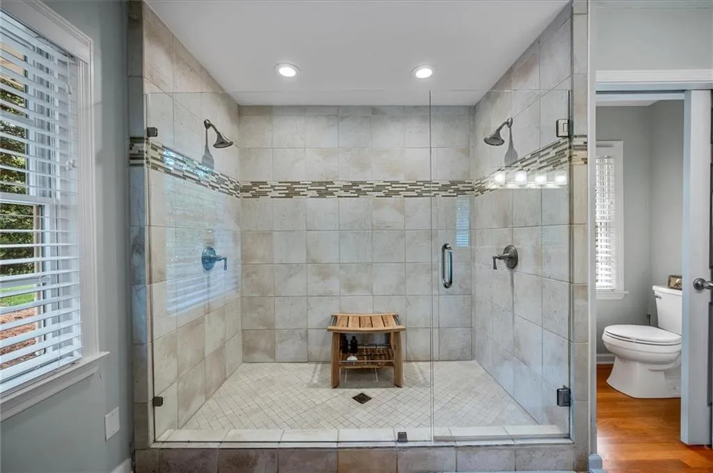 170 Johnson Ferry Road Nw, Sandy Springs, Georgia 30328, 3 Bedrooms Bedrooms, ,3 BathroomsBathrooms,Residential,Sold,170 Johnson Ferry Road Nw,6944405
