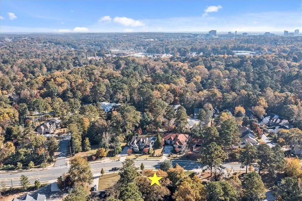170 Johnson Ferry Road Nw, Sandy Springs, Georgia 30328, 3 Bedrooms Bedrooms, ,3 BathroomsBathrooms,Residential,Sold,170 Johnson Ferry Road Nw,6944405
