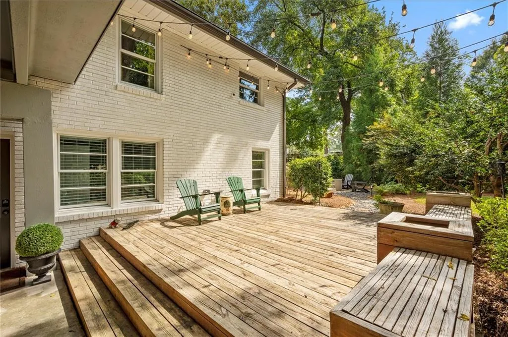 170 Johnson Ferry Road Nw, Sandy Springs, Georgia 30328, 3 Bedrooms Bedrooms, ,3 BathroomsBathrooms,Residential,Sold,170 Johnson Ferry Road Nw,6944405
