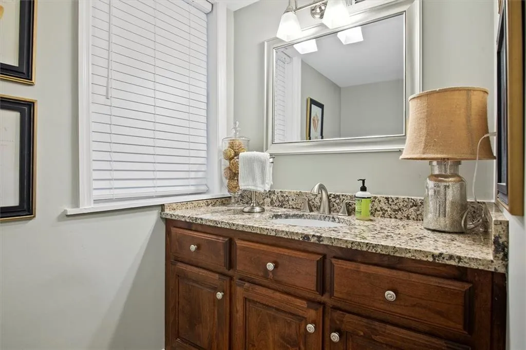 170 Johnson Ferry Road Nw, Sandy Springs, Georgia 30328, 3 Bedrooms Bedrooms, ,3 BathroomsBathrooms,Residential,Sold,170 Johnson Ferry Road Nw,6944405