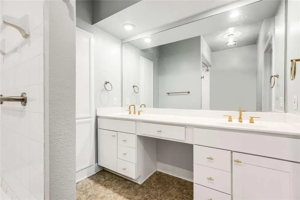 3777 Ne Peachtree Road Unit #1112, Brookhaven, Georgia 30319, 2 Bedrooms Bedrooms, ,2 BathroomsBathrooms,Residential,For Sale,3777 Ne Peachtree Road Unit #1112,7632640