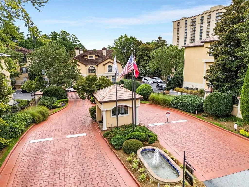 3777 Ne Peachtree Road Unit #1112, Brookhaven, Georgia 30319, 2 Bedrooms Bedrooms, ,2 BathroomsBathrooms,Residential,For Sale,3777 Ne Peachtree Road Unit #1112,7632640