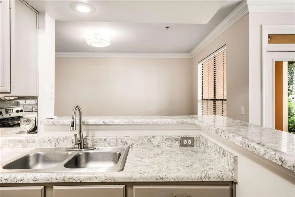 3777 Ne Peachtree Road Unit #1112, Brookhaven, Georgia 30319, 2 Bedrooms Bedrooms, ,2 BathroomsBathrooms,Residential,For Sale,3777 Ne Peachtree Road Unit #1112,7632640