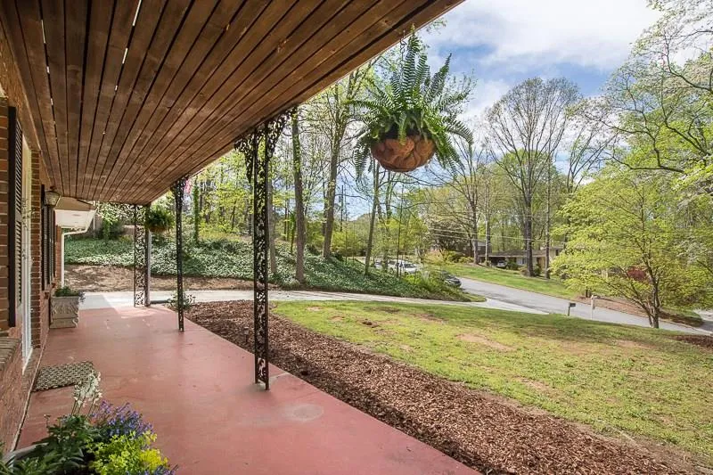 205 River Springs Drive, Sandy Springs, Georgia 30328, 4 Bedrooms Bedrooms, ,3 BathroomsBathrooms,Residential,Sold,205 River Springs Drive,5828848