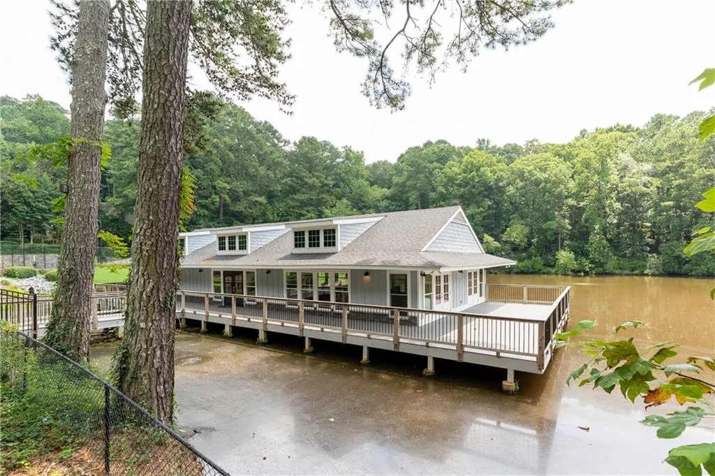 6767 Riverside Drive, Atlanta, Georgia 30328, 5 Bedrooms Bedrooms, ,4 BathroomsBathrooms,Residential,Sold,6767 Riverside Drive,6921099