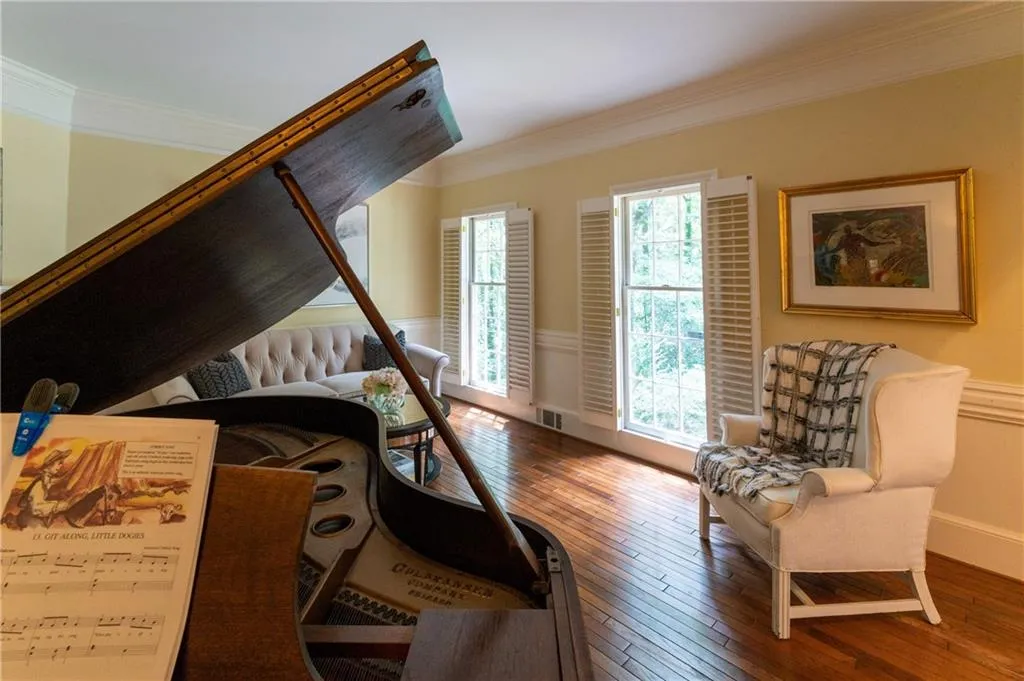 6767 Riverside Drive, Atlanta, Georgia 30328, 5 Bedrooms Bedrooms, ,4 BathroomsBathrooms,Residential,Sold,6767 Riverside Drive,6921099