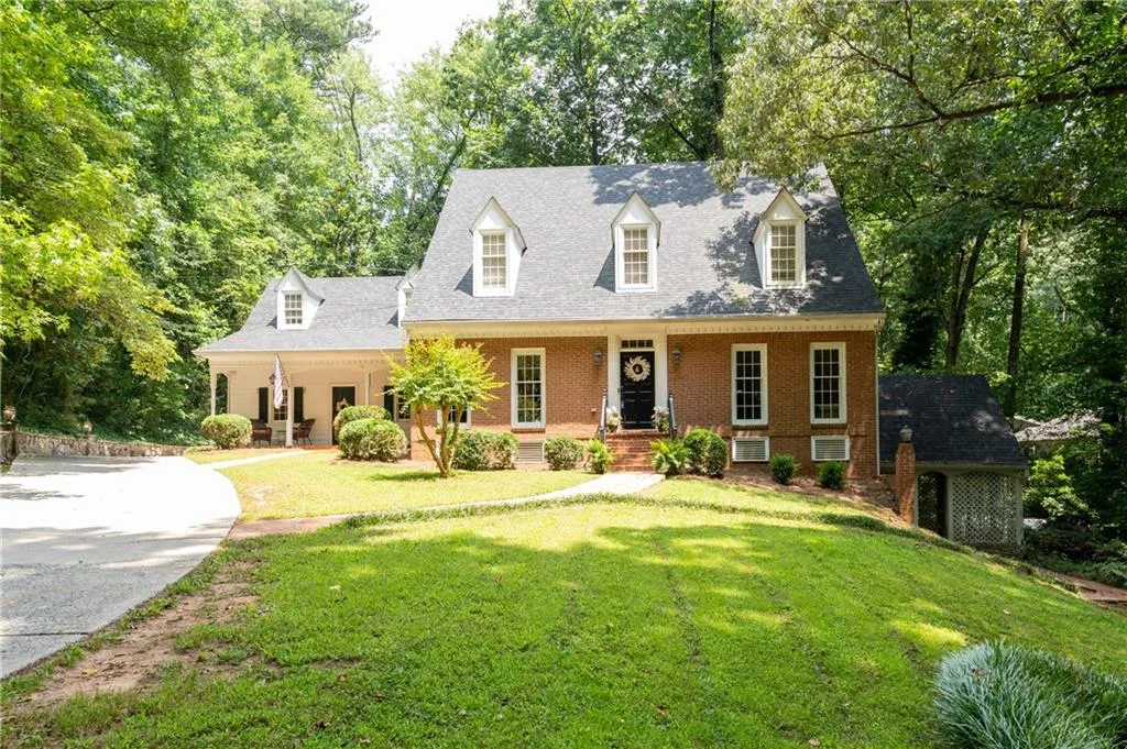 6767 Riverside Drive, Atlanta, Georgia 30328, 5 Bedrooms Bedrooms, ,4 BathroomsBathrooms,Residential,Sold,6767 Riverside Drive,6921099