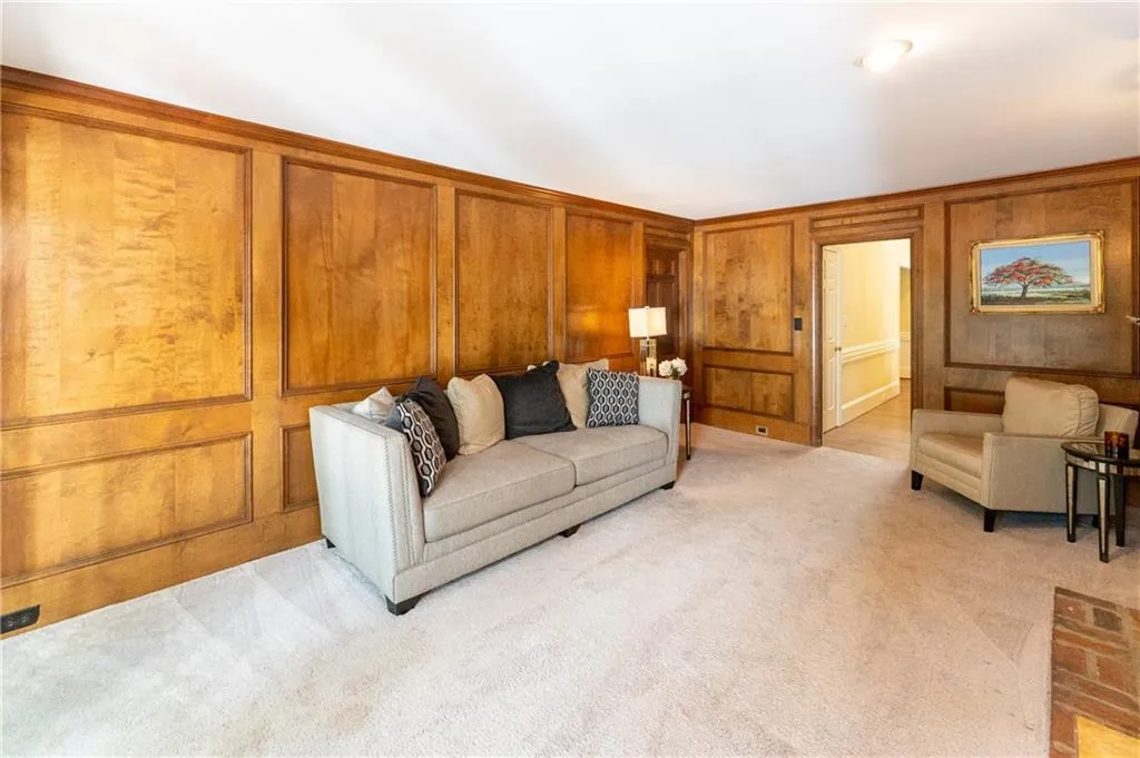 6767 Riverside Drive, Atlanta, Georgia 30328, 5 Bedrooms Bedrooms, ,4 BathroomsBathrooms,Residential,Sold,6767 Riverside Drive,6921099