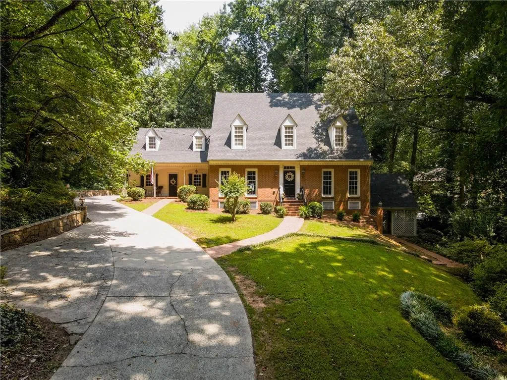6767 Riverside Drive, Atlanta, Georgia 30328, 5 Bedrooms Bedrooms, ,4 BathroomsBathrooms,Residential,Sold,6767 Riverside Drive,6921099