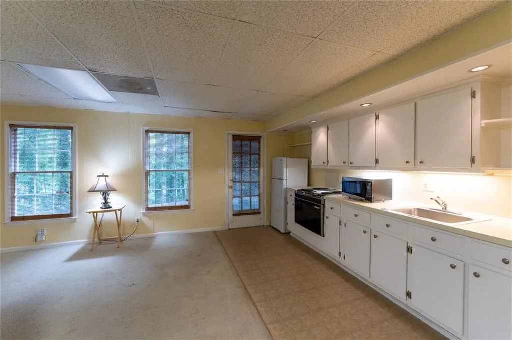 6767 Riverside Drive, Atlanta, Georgia 30328, 5 Bedrooms Bedrooms, ,4 BathroomsBathrooms,Residential,Sold,6767 Riverside Drive,6921099