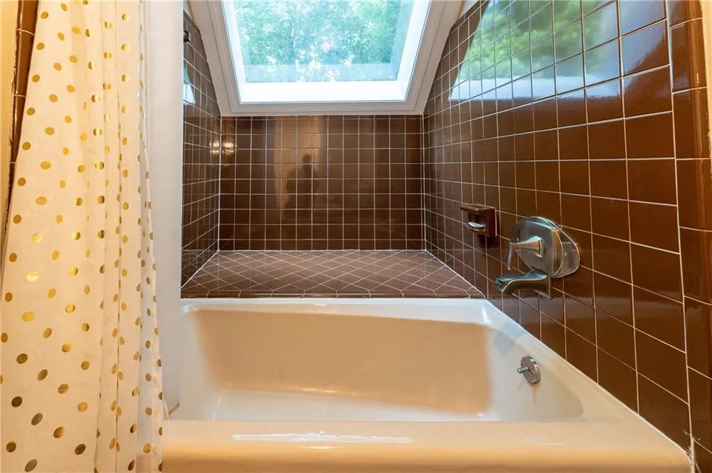 6767 Riverside Drive, Atlanta, Georgia 30328, 5 Bedrooms Bedrooms, ,4 BathroomsBathrooms,Residential,Sold,6767 Riverside Drive,6921099