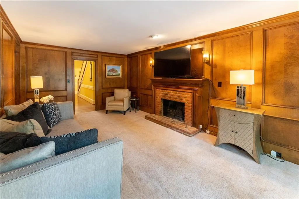 6767 Riverside Drive, Atlanta, Georgia 30328, 5 Bedrooms Bedrooms, ,4 BathroomsBathrooms,Residential,Sold,6767 Riverside Drive,6921099