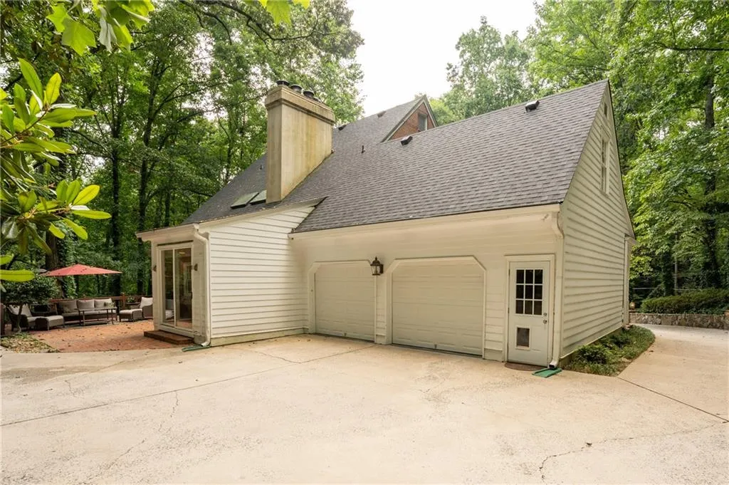 6767 Riverside Drive, Atlanta, Georgia 30328, 5 Bedrooms Bedrooms, ,4 BathroomsBathrooms,Residential,Sold,6767 Riverside Drive,6921099