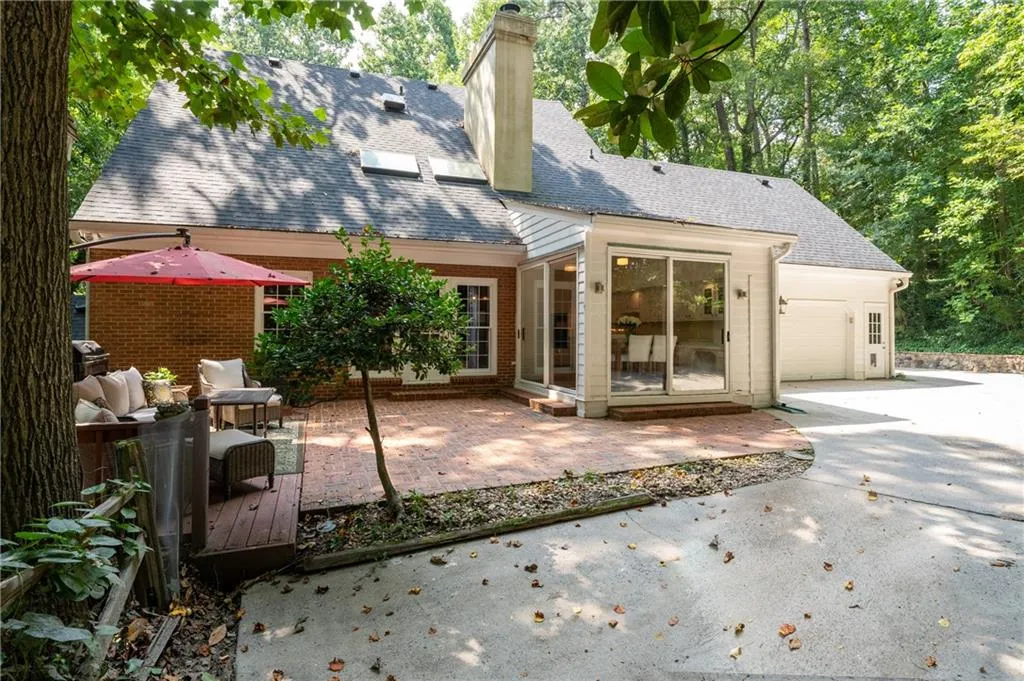 6767 Riverside Drive, Atlanta, Georgia 30328, 5 Bedrooms Bedrooms, ,4 BathroomsBathrooms,Residential,Sold,6767 Riverside Drive,6921099