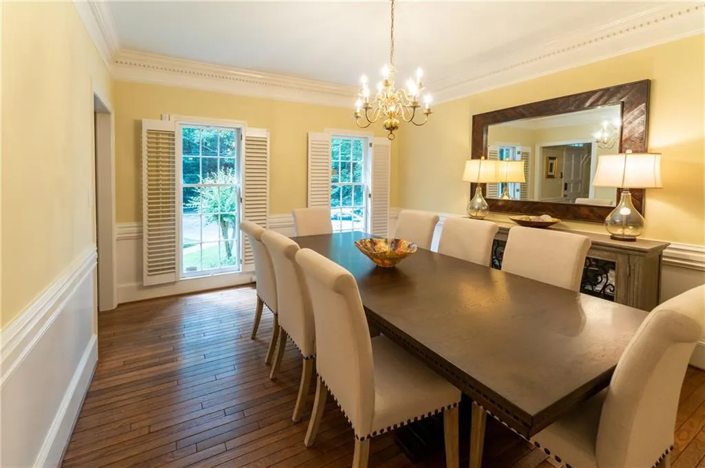6767 Riverside Drive, Atlanta, Georgia 30328, 5 Bedrooms Bedrooms, ,4 BathroomsBathrooms,Residential,Sold,6767 Riverside Drive,6921099