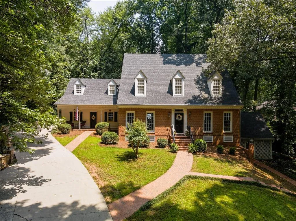 6767 Riverside Drive, Atlanta, Georgia 30328, 5 Bedrooms Bedrooms, ,4 BathroomsBathrooms,Residential,Sold,6767 Riverside Drive,6921099