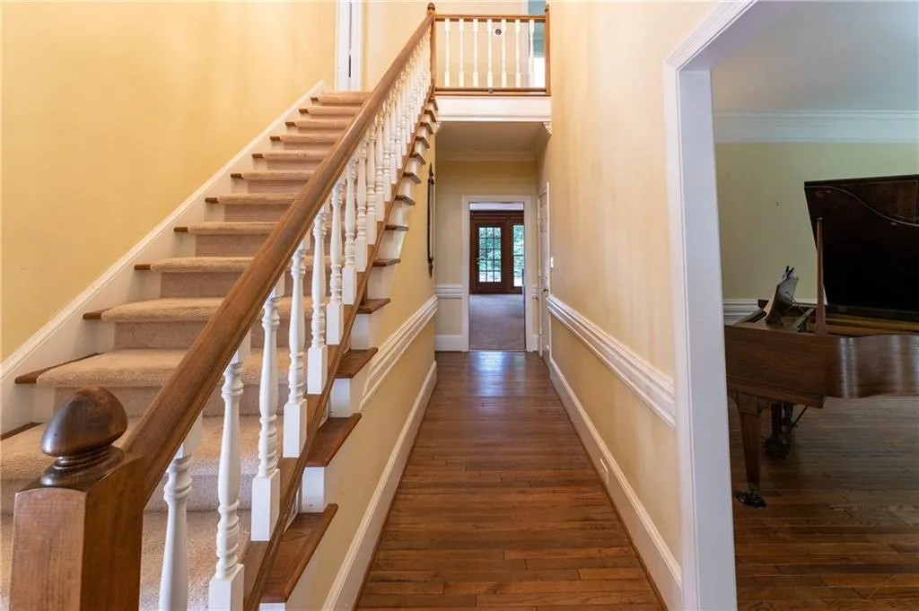 6767 Riverside Drive, Atlanta, Georgia 30328, 5 Bedrooms Bedrooms, ,4 BathroomsBathrooms,Residential,Sold,6767 Riverside Drive,6921099