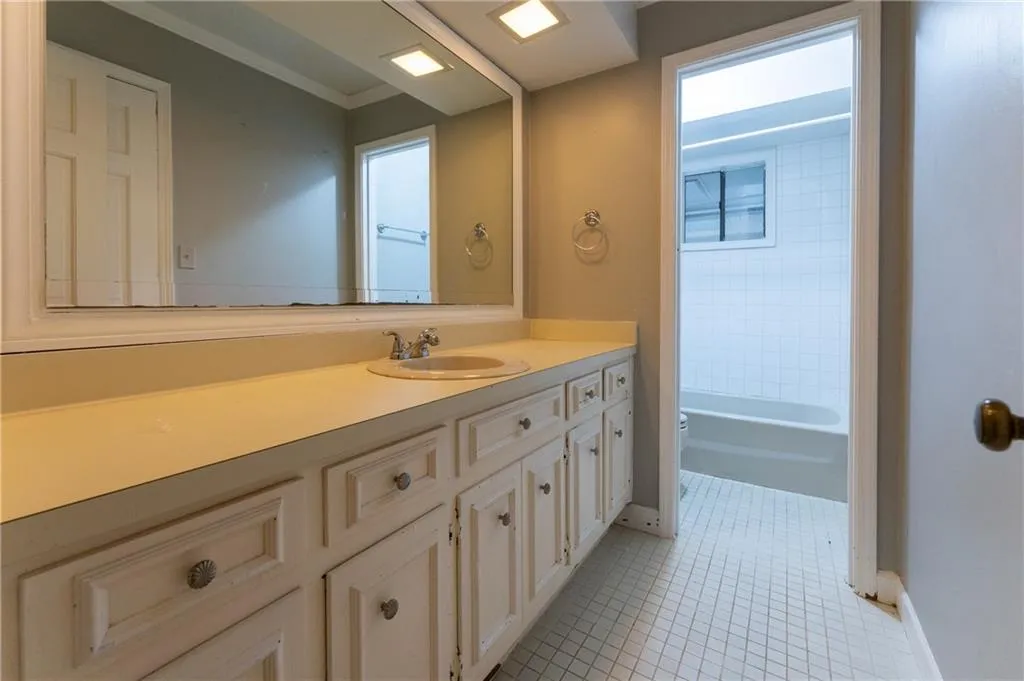 6767 Riverside Drive, Atlanta, Georgia 30328, 5 Bedrooms Bedrooms, ,4 BathroomsBathrooms,Residential,Sold,6767 Riverside Drive,6921099