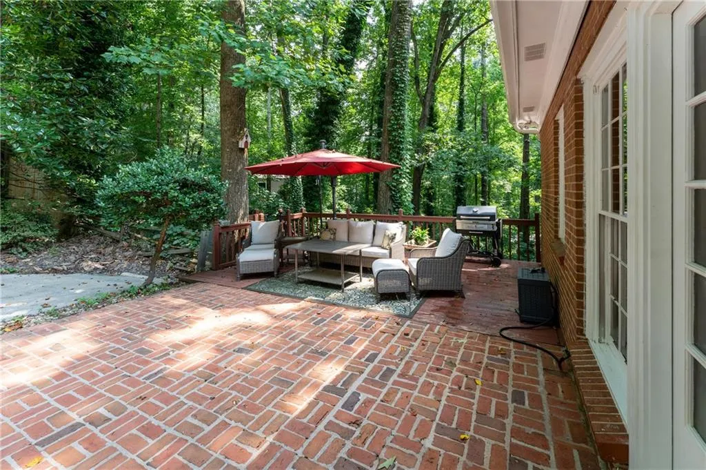 6767 Riverside Drive, Atlanta, Georgia 30328, 5 Bedrooms Bedrooms, ,4 BathroomsBathrooms,Residential,Sold,6767 Riverside Drive,6921099
