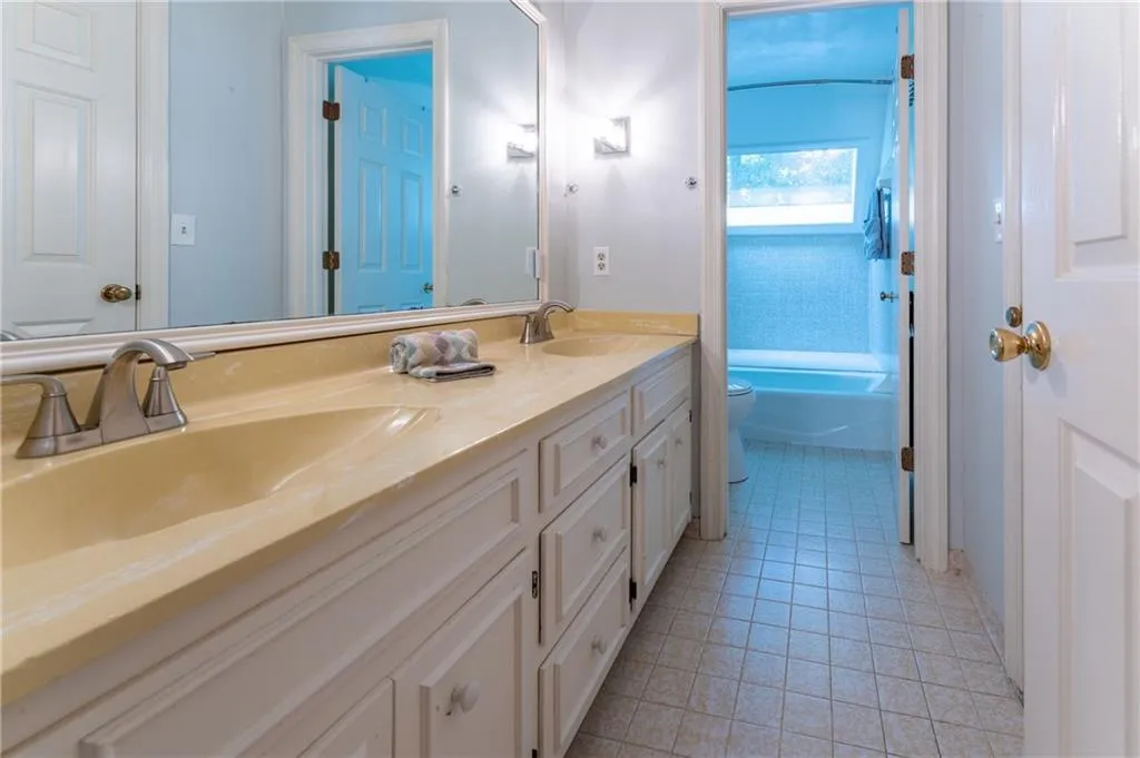 6767 Riverside Drive, Atlanta, Georgia 30328, 5 Bedrooms Bedrooms, ,4 BathroomsBathrooms,Residential,Sold,6767 Riverside Drive,6921099