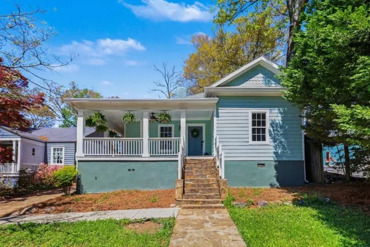 Charming Renovated Bungalow In The Heart Of College Park!