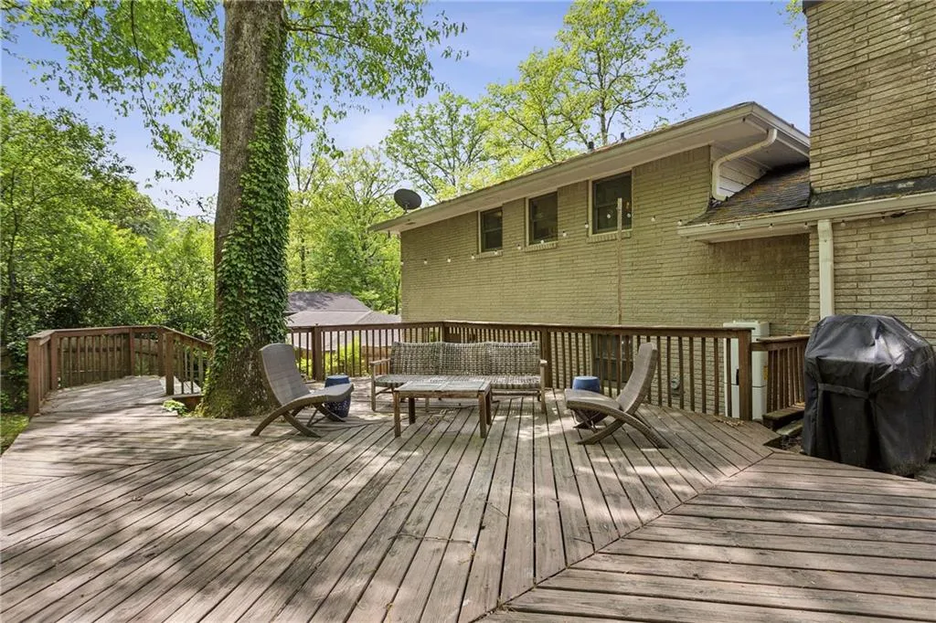 Huge deck in the backyard