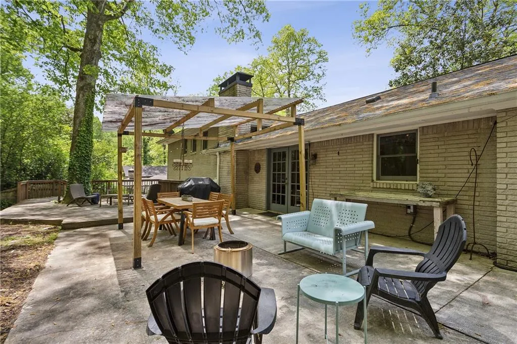 Additional patio area in the backyard