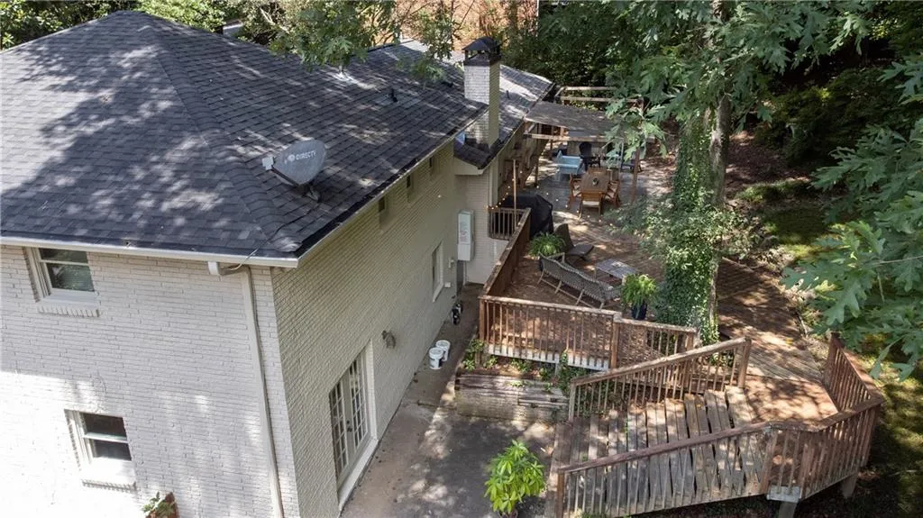 205 Glencourtney Drive, Sandy Springs, Georgia 30328, 4 Bedrooms Bedrooms, ,3 BathroomsBathrooms,Residential,For Sale,205 Glencourtney Drive,7547398