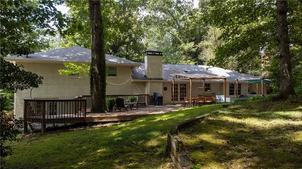 205 Glencourtney Drive, Sandy Springs, Georgia 30328, 4 Bedrooms Bedrooms, ,3 BathroomsBathrooms,Residential,For Sale,205 Glencourtney Drive,7547398
