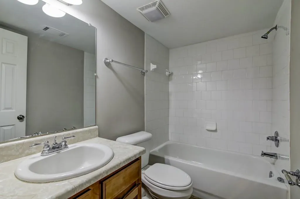 401 Brighton Point, Atlanta, Georgia 30328, 2 Bedrooms Bedrooms, ,2 BathroomsBathrooms,Residential,Sold,401 Brighton Point,5938495