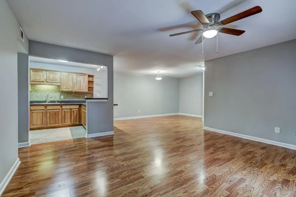 401 Brighton Point, Atlanta, Georgia 30328, 2 Bedrooms Bedrooms, ,2 BathroomsBathrooms,Residential,Sold,401 Brighton Point,5938495