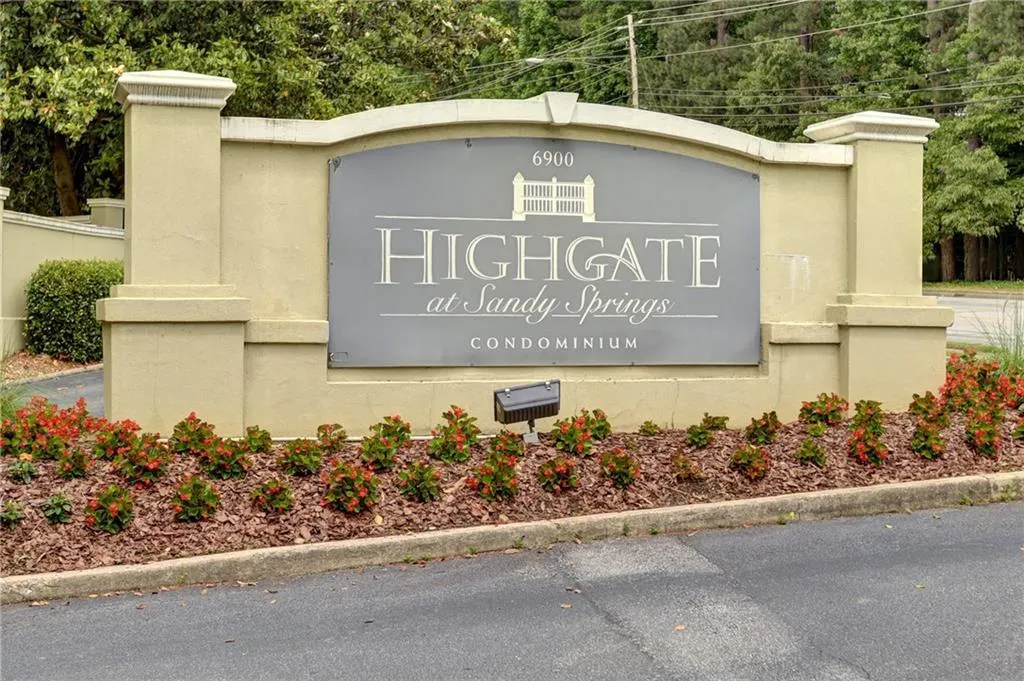 6900 Roswell Road Unit H3, Sandy Springs, Georgia 30328, 3 Bedrooms Bedrooms, ,2 BathroomsBathrooms,Residential,Sold,6900 Roswell Road Unit H3,6015674
