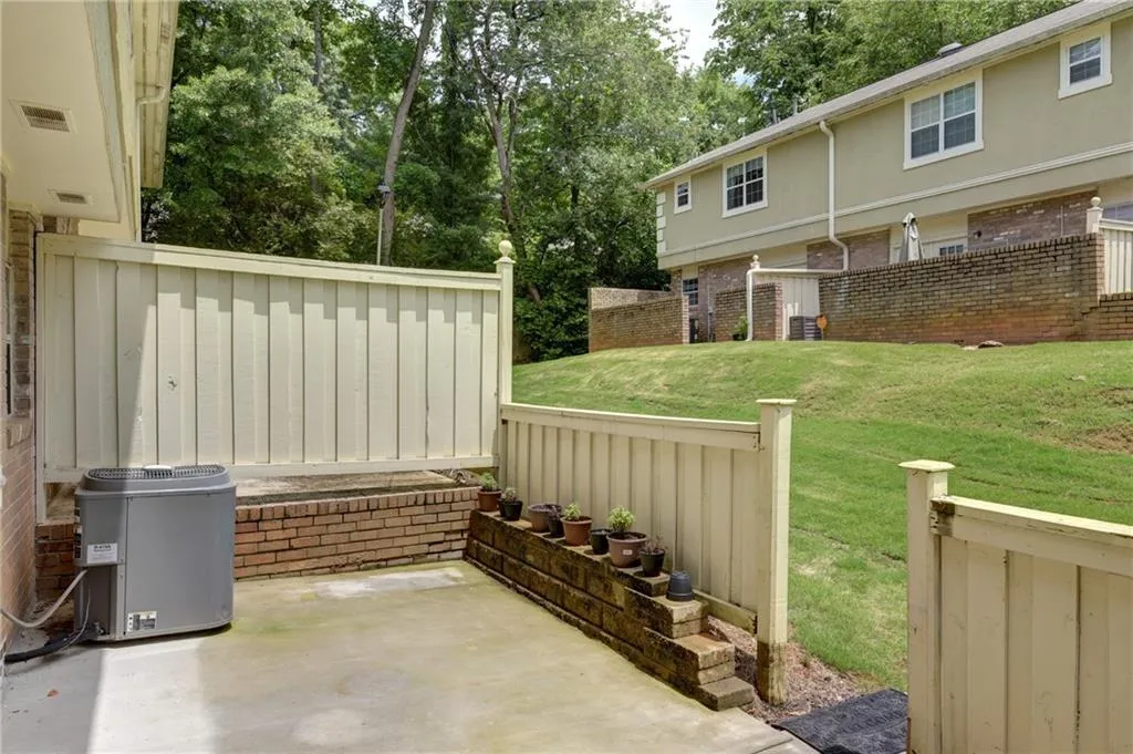 6900 Roswell Road Unit H3, Sandy Springs, Georgia 30328, 3 Bedrooms Bedrooms, ,2 BathroomsBathrooms,Residential,Sold,6900 Roswell Road Unit H3,6015674