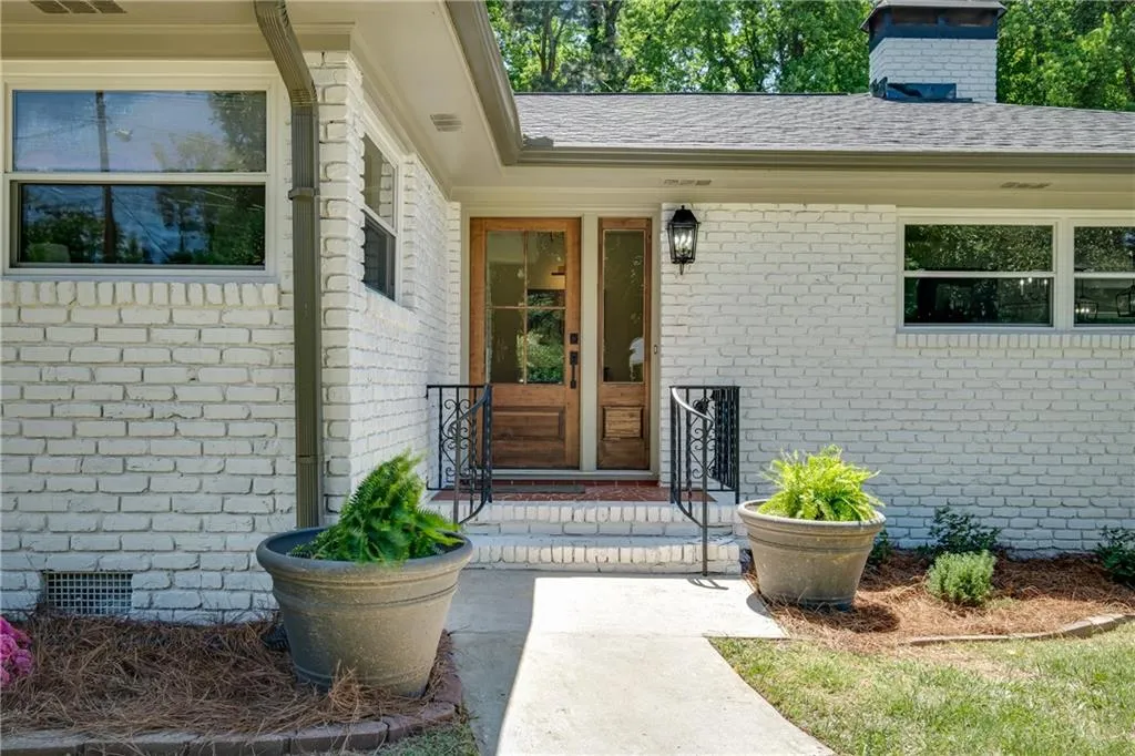 705 Glenforest Road, Atlanta, Georgia 30328, 4 Bedrooms Bedrooms, ,3 BathroomsBathrooms,Residential,Sold,705 Glenforest Road,6878599