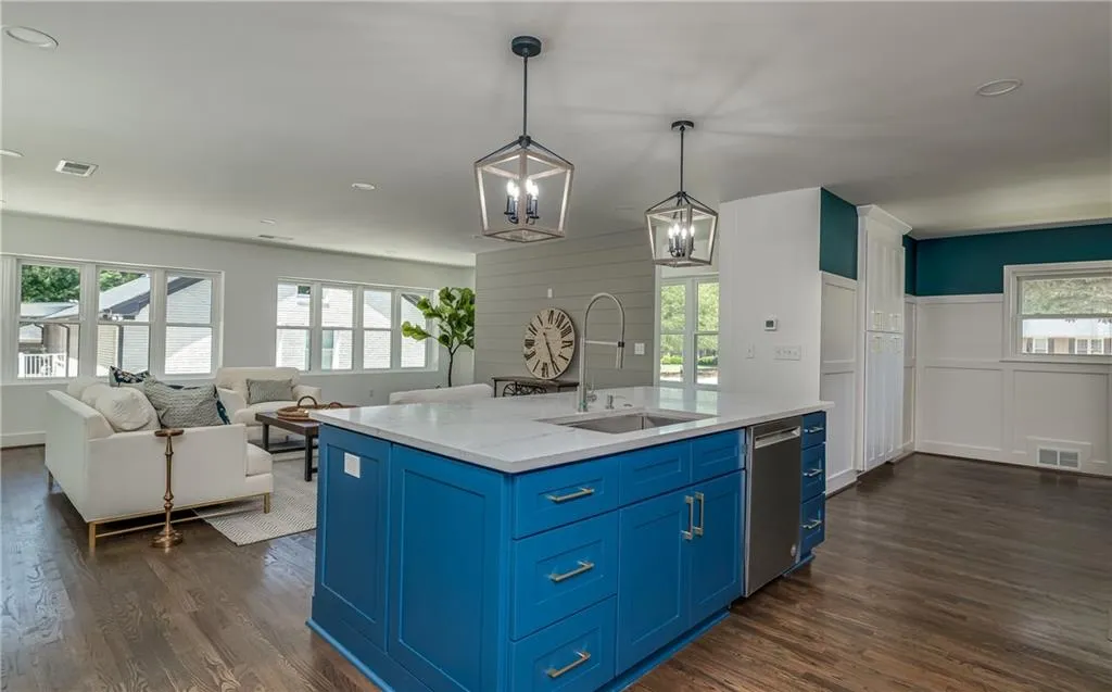 705 Glenforest Road, Atlanta, Georgia 30328, 4 Bedrooms Bedrooms, ,3 BathroomsBathrooms,Residential,Sold,705 Glenforest Road,6878599