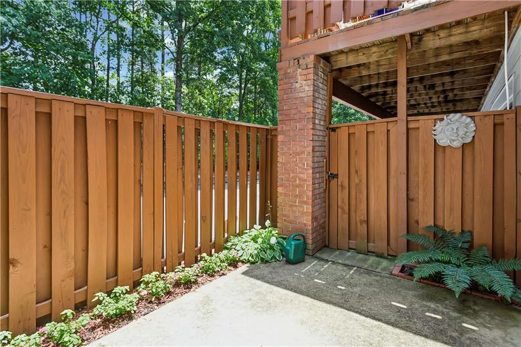 1004 Dunwoody Chace, Atlanta, Georgia 30328, 3 Bedrooms Bedrooms, ,3 BathroomsBathrooms,Residential,Sold,1004 Dunwoody Chace,7400208