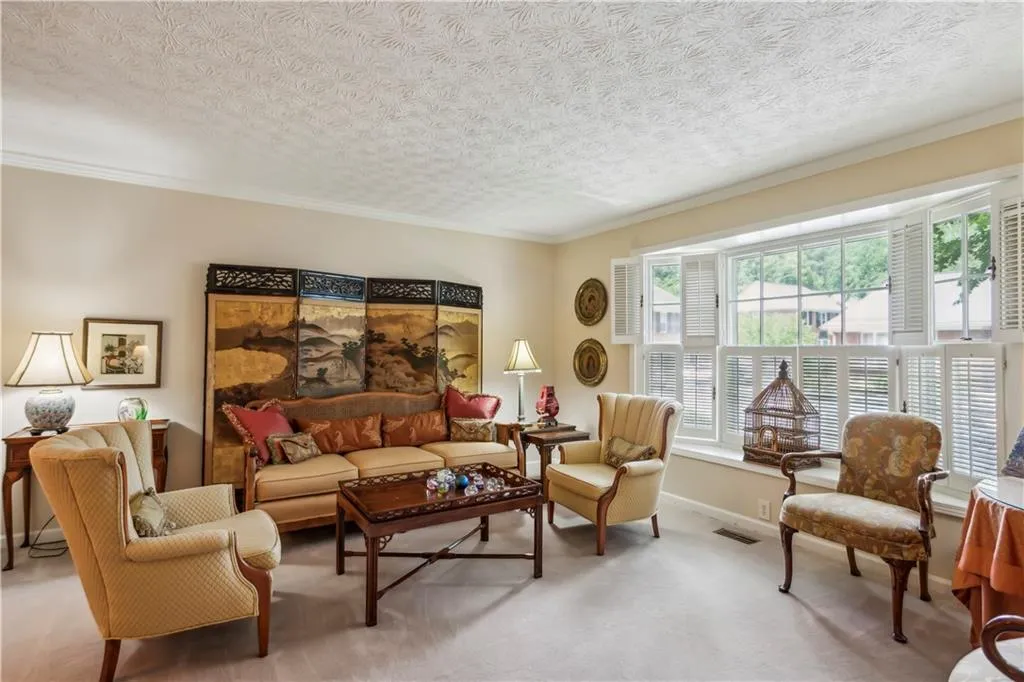 1004 Dunwoody Chace, Atlanta, Georgia 30328, 3 Bedrooms Bedrooms, ,3 BathroomsBathrooms,Residential,Sold,1004 Dunwoody Chace,7400208