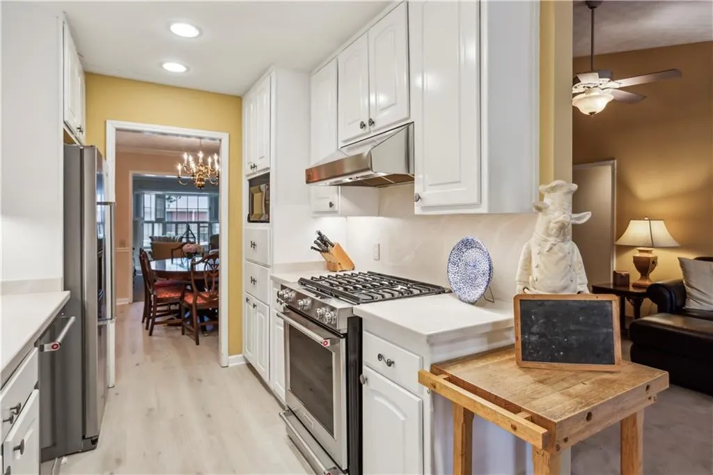 1004 Dunwoody Chace, Atlanta, Georgia 30328, 3 Bedrooms Bedrooms, ,3 BathroomsBathrooms,Residential,Sold,1004 Dunwoody Chace,7400208