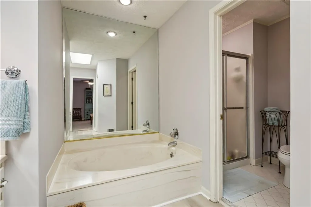 1004 Dunwoody Chace, Atlanta, Georgia 30328, 3 Bedrooms Bedrooms, ,3 BathroomsBathrooms,Residential,Sold,1004 Dunwoody Chace,7400208